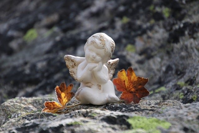 angel-figurine-7556474_640